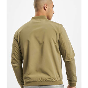 Chaqueta Bomber de Invierno Negra para Hombre OEM ODM con Piel de Oveja e Impermeable |   Ropa Exterior con Cierre y Logotipo Personalizado |   Alta Calidad - Product Image 1