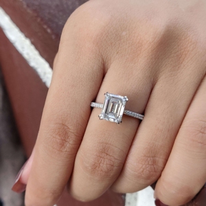 Bague de fiançailles Moissanite taille émeraude 2.5ct Hidden Halo Alliance en argent sterling 925 pour femme certifiée GRA pour les fêtes - Product Image 5
