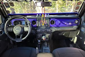 JEEP GLADIATOR WILLYS SPORT 4X4 2021 USADO, Volante a la Izquierda/Derecha - Product Image 3