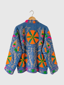 Veste en jean brodée à la main à motifs floraux, manches longues, col montant, grande taille, style Prairie Chic, pour femme, idéale pour le printemps - Product Image 2