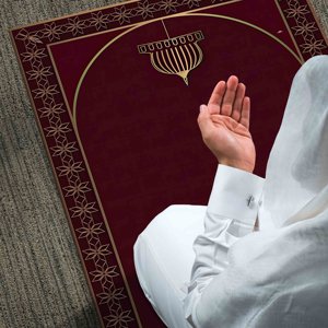 Red Prayer <b>Rug</b>: Elegant Gold Design, Islamic Worship Mat,Nonwoven <b>Thin</b> <b>Rug</b> - Product Image 2