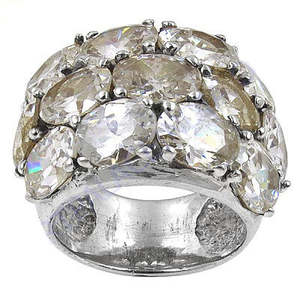 Bague tendance pour femme plaquée or, coupe princesse, avec incrustation de pierres précieuses couleur champagne, forme chiffre en argent - Product Image 3