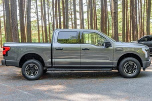 F ORD F150 2022, éclairage automatique, galerie de toit métallique, sièges en cuir, batterie au lithium, caractéristiques haut de gamme - Product Image 6