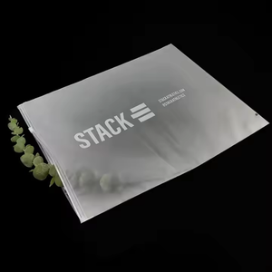 Bolsa con cierre de cremallera PE resellable de plástico esmerilado ecológico para embalaje de ropa y zapatos - Product Image 2