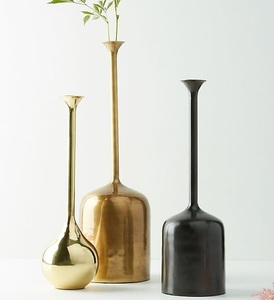 Vase à fleurs moderne et élégant en métal, conçu pour l'arrangement de fleurs décoratives, présentoirs - Product Image 5