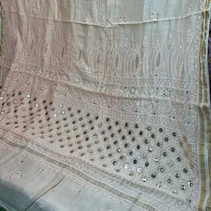 Sari de seda Chanderi puro con trabajo tradicional de Lucknowi Chikankari y Mukesh para ropa de fiesta - Product Image 1