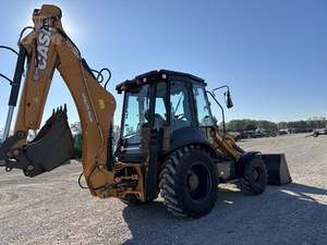 Chargeuse-pelleteuse Case 580M3 d'occasion à vendre, fabriquée aux États-Unis, rétro-excavatrice 580M, équipement de construction routière avec composants de moteur essentiels - Product Image 5