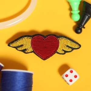 Broches con cuentas Broche de diseñador hecho a mano. Accesorios de alta calidad. Broche de diseño único. El mejor regalo para baby shower. - Product Image 1