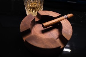 Nouveau meilleur design cendrier en bois comptoir de table cigarette cendrier pour hôtel restaurant bureau à domicile intérieur extérieur vente en gros - Product Image 2