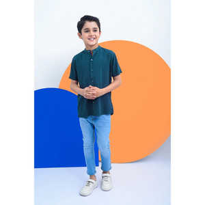La camisa hawaiana para niños, una adición elegante y de moda a su guardarropa - Product Image 1