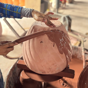 Pot de fleurs rond en plastique pour sol, design minimaliste, écologique et durable pour la décoration de jardin intérieur/extérieur - Product Image 5