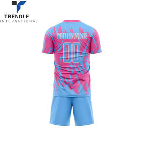 เสื้อครึ่งตัวและกางเกงขาสั้นแบบยูนิเซ็กซ์ ชุดฟุตบอลแบบกำหนดเองสำหรับผู้ใหญ่ ชุดฝึกซ้อมฟุตบอล ปรับแต่งได้ 100% โพลีเอสเตอร์ - Product Image 3