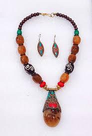 Nouveau collier pendentif en perles de résine en forme de fleur classique à la mode pour les fêtes - Product Image 4