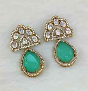 Pendientes de Moissanita Polki y Piedra Doble, Diseño Minimalista, Hermoso Diseño, Perfectos para Fiestas y Ocasiones Festivas, Ligeros - Product Image 3