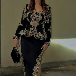 DESIGNER & BELLE BRODERIE ZARI SUR VESTE AVEC ROBE KARAKOU Agrémentée DE PERLES DE VERRE EN CRISTAL, PIERRE, TRAVAIL DABKA @ 2024 - Product Image 1