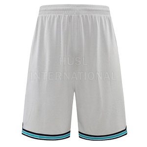 Shorts de basketball décontractés en double maille de haute qualité pour hommes, 100 % polyester, anti-plis, respirants, avec détails contrastants - Product Image 1