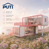 Cabane préfabriquée duplex Apple Cabin de 26 m² avec cadre rose, résistante aux ouragans, pour hôtel et complexe hôtelier