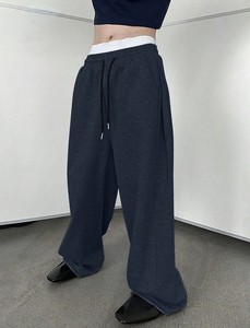 กางเกงวอร์มขายาวทรงหลวมสไตล์จ็อกเกอร์สีดำสำหรับผู้ชาย มีเชือกผูกเอว รุ่น RRI-MDJ-40 พร้อมโลโก้ส่วนตัว - Product Image 2