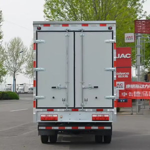 Camión de Carga Usado 8x6 de 5 Toneladas Euro 4, Volante a la Izquierda, 351-450hp, Diésel 6-8L, Transmisión Automática, 25-30T - Product Image 6