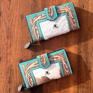 Portefeuille sculpté à la main à motif occidental Pochette portefeuille élégant en cuir véritable en fourrure de vachette Multi utilisations portefeuilles en cuir occidental - Product Image 1