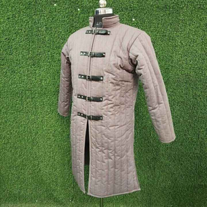 Manteau Gambeson médiéval fait main pour hommes armure de reconstitution en coton rembourré épais Design confortable Costume d'hiver prix de gros - Product Image 3