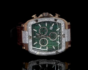 Montre chronographe cloutée de luxe à cadran vert et diamants pour hommes avec des accents en or rose Montre à diamant à mouvement suisse - Product Image 1