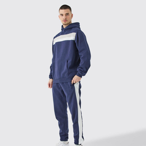 Conjunto Deportivo Personalizado para Hombre, Sudadera con Capucha y Pantalones Jogger, Chándal 100% Algodón de Pakistán - Product Image 1