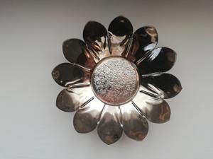 Bol décoratif en forme de fleur, finition argentée, centre de table, parfait pour la décoration de table à la maison, décoration de cuisine, provenance d'Inde - Product Image 5