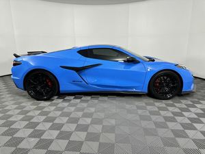 Asequible Chevrolet Corvette Z06 3LZ Coupé RWD 2023 con Volante a la Izquierda/Derecha - Product Image 5