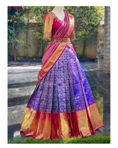 Boutique Kanjiveram Zari Lehenga en soie avec chemisier et Banarasi Dupatta By Fashionharbour - Product Image 1