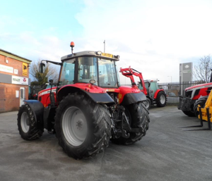 Tractor bastante usado Massey Ferguson 6480 Gear Drive 4WD Uso agrícola Tractor de alta productividad a la venta - Product Image 5