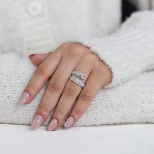 Bague de mariage romantique en or blanc avec diamant de laboratoire en forme de poire, 1 carat, pierre précieuse certifiée IGI, sertie en forme de croix - Product Image 4