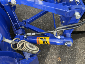 Tracteur agricole Lovol 804 à prix imbattable avec moteur 80 CV, haute performance, 4 roues motrices, multifonctionnel - Product Image 4