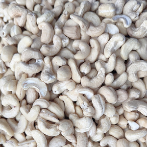 ผลิตเม็ดมะม่วงหิมพานต์ซานติโกเวียดนาม W320 เม็ดมะม่วงหิมพานต์อบ ขายส่งส่งออกไปยังเอเชีย สหภาพยุโรป และตะวันออกกลาง - Product Image 1