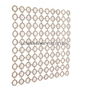 Cadre de miroir mural en laiton antique artisanal avec une finition polie et des motifs ornés pour des accents de pièce intemporels - Product Image 4