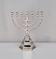 Premium Home Decorative Grand Laiton Antique Menorah Bougeoir À La Main Religieux Neuf Branches Bougie Éclairage Décor