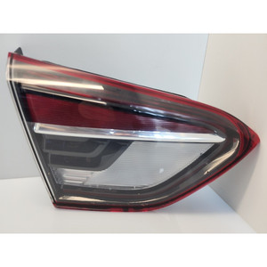 LUZ DE FRENO TRASERA IZQUIERDA INTEGRADA EN LA PUERTA OPEL Crossland Series (X) 39137525 HELLA B12XE (EB2F) (17>) - Product Image 1