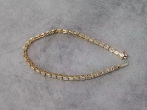 Bracelet tennis Moissanite taille émeraude Est-Ouest par Sevgi Jewelry Bezel Set Line Bracelet en plusieurs longueurs - Product Image 3