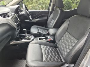 Voiture d'occasion <span class=keywords><strong>Nissan</strong></span> Navara ST-X 2.3D/4WD/7AT 2024, modèle Safety PICKUP, prête à être expédiée. - Product Image 3
