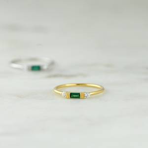 Bague en argent sterling 925 faite à la main fournisseur de bijoux fins en gros vert baguette taille émeraude et pierre précieuse Cz ronde plaquée or - Product Image 1