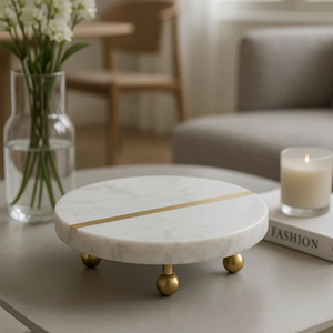 Plateau rond en marbre viral avec détails dorés, parfait pour l'affichage de la décoration ou les cadeaux tendances sur les plates-formes de décoration intérieure - Product Image 3