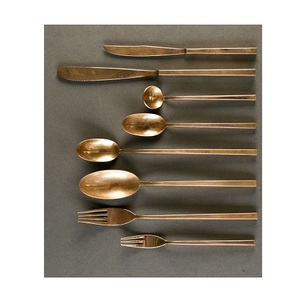 ชุดช้อนส้อมสแตนเลสดีไซน์โดดเด่น ด้ามจับเรซิ่น เหมาะสำหรับงานแต่งงาน ราคาไม่แพง - Product Image 2