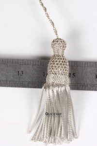 Borlas de Hilo Metálico Plateado Hechas a Mano, Borla Clerical para Vestimentas de Iglesia y Uso Decorativo - Product Image 1