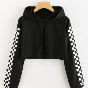 Sweat-shirt court à manches longues pour femmes, bloc de couleur unie, haut décontracté d'hiver avec logo d'insigne avant et capuche à cordon de serrage - Product Image 1