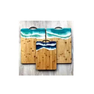 Planche à découper carrée en bois rustique éco-chic planche de service polyvalente unique pour la cuisine non toxique magnifiquement conçue - Product Image 3