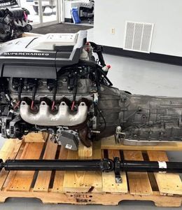 Motor V8 Supercargado Euro 2 de Alta Calidad con Arranque Eléctrico y Colector de Admisión, Listo para Reemplazo en Vehículos - Product Image 5