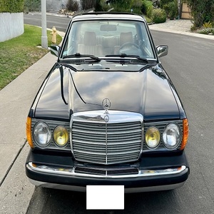 UTILISÉ LHD/RHD 1985 MERCEDES-B E N Z 300CD - Product Image 1
