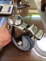 Roue pivotante universelle en caoutchouc industriel 3"-10" pour chariot à main, avec frein et trou de boulon pour fourche fixe, capacité de charge 70-180kg Vinadali