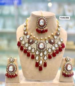 Premium Kundan Polki nupcial conjunto hecho a mano collar y pendientes perfectos para novias que buscan un aspecto tradicional y elegante - Product Image 4