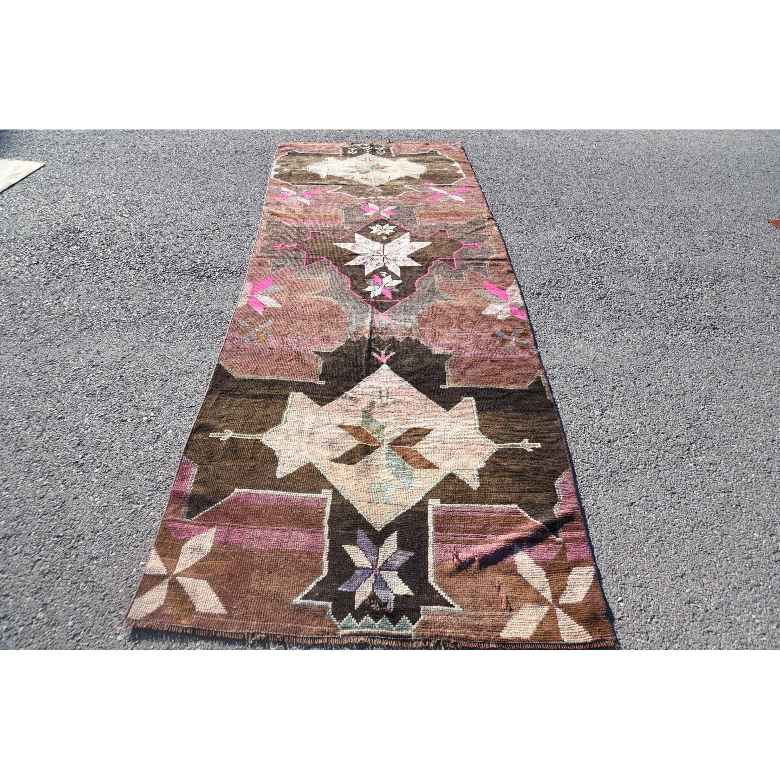 สีน้ำตาล